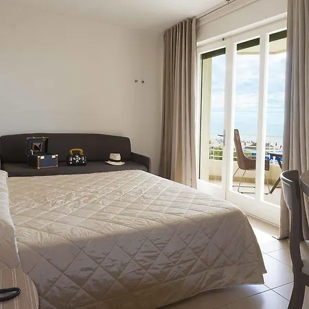 Hotel Mariver Lido di Jesolo Exterior photo